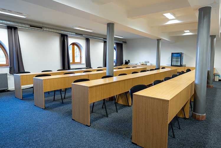 Střední školící místnost